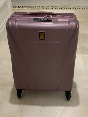 TRAVELPRO Maxlite 5 21-Inch Hardside Expandable Carry-On Spinner Luggage